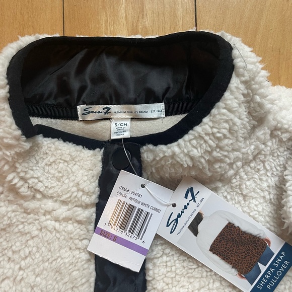 SEVEN7| Button Snap Sherpa Pull Over Leopard Sweatshirt - Picture 7 of 8